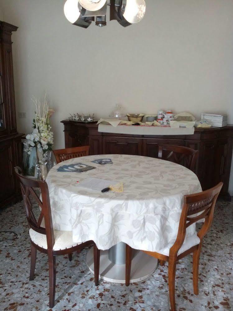 Casa Emanuela Acomodação com café da manhã Piazzola sul Brenta Exterior foto